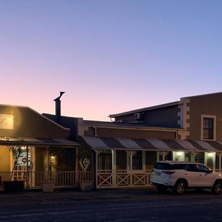 Lord Carnarvon Hotel Buitenkant foto