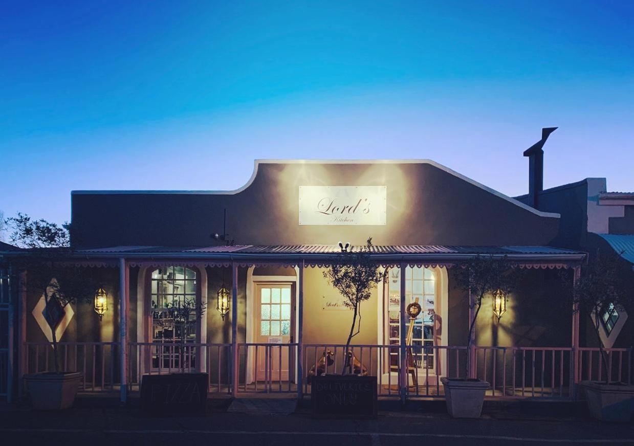 Lord Carnarvon Hotel Buitenkant foto